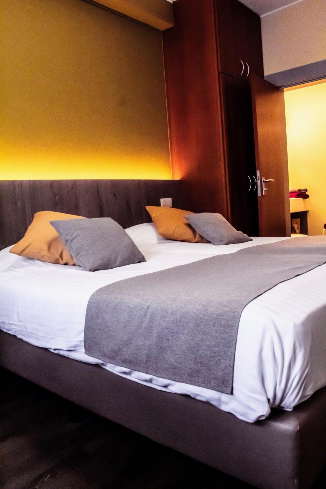 Hotel Des海报3*